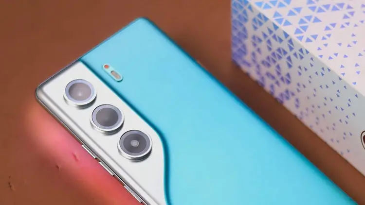 صورة Tecno Camon 40 Pro - 3