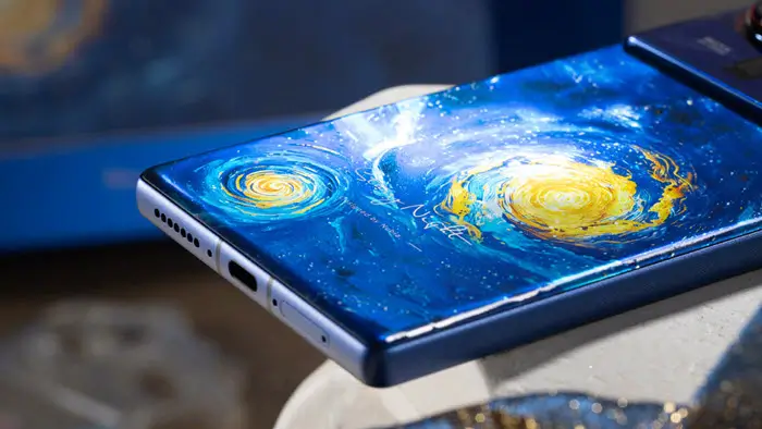 اللون الأزرق من هاتف زد تي إي زد 80 الترا