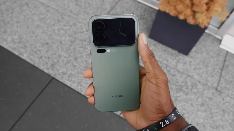 شاومي 17 برو ماكس يحصد لقب أفضل هاتف كبير 2025