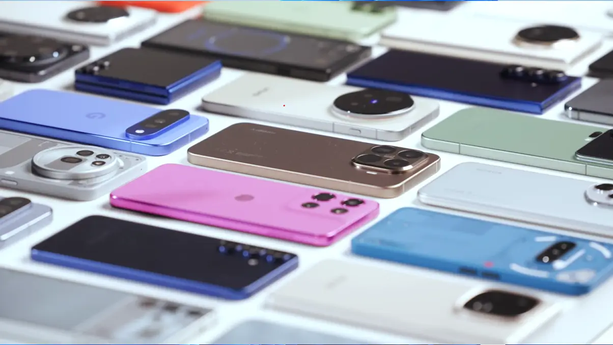 ماركيز يختار أفضل هاتف كبير وصغير في 2025… والنتائج جاءت غير متوقعة