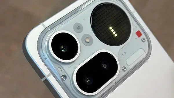 عيوب ناثينج فون 4 اي برو